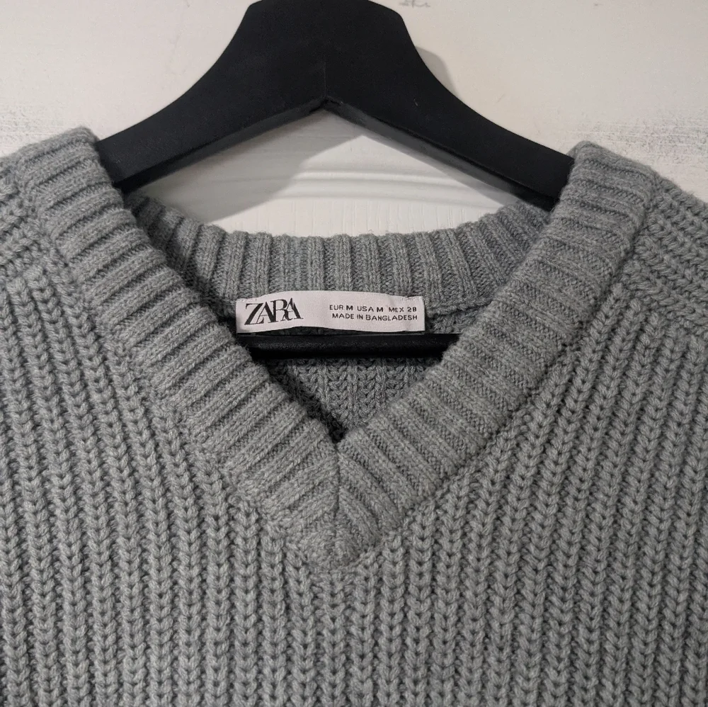NEW Zara | Heavy Knit V Neck Sweater - Picture 6 of 10